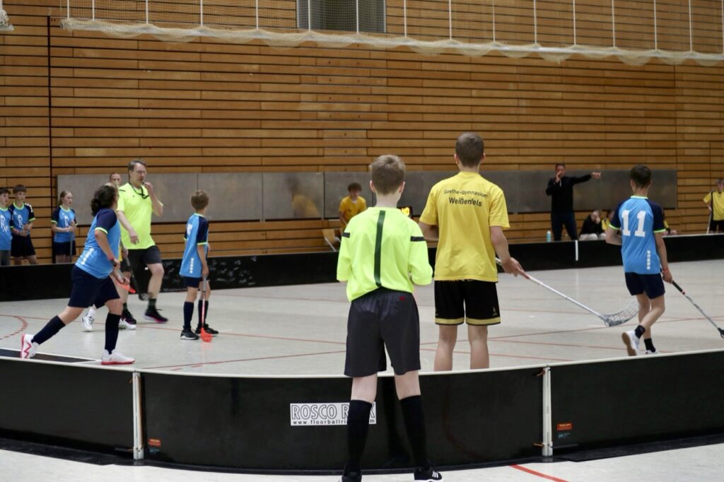 Ehrenamt von Lasse und Max beim Floorball-Bundesfinale der Schulen in 2024