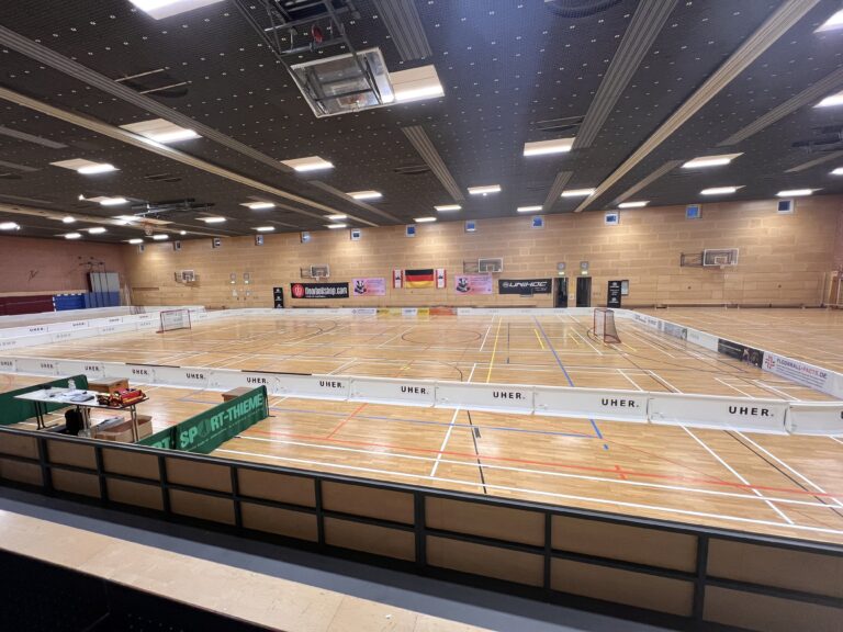 Halle des Robert-Havemann-Gymnasium für die Deutsche Floorball-Meisterschaft der Damen 2025 bei den Karower Dachsen.