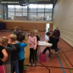 Karower Dachse, Sportfest, Grundschule, Berlin, Karow, Purzelbäume, Turnen, Kinderturnen